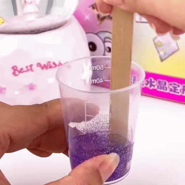 Zauberhafte DIY-Anhänger aus Kunstharz – Kreativspaß für Kinder!