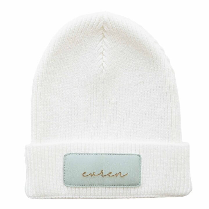 Personalisierte Lederpatch-Mütze – Der perfekte letzte Schliff für Babys Outfits!