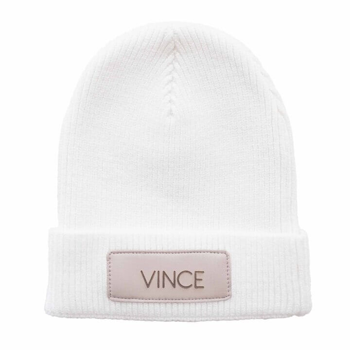 Personalisierte Lederpatch-Mütze – Der perfekte letzte Schliff für Babys Outfits!
